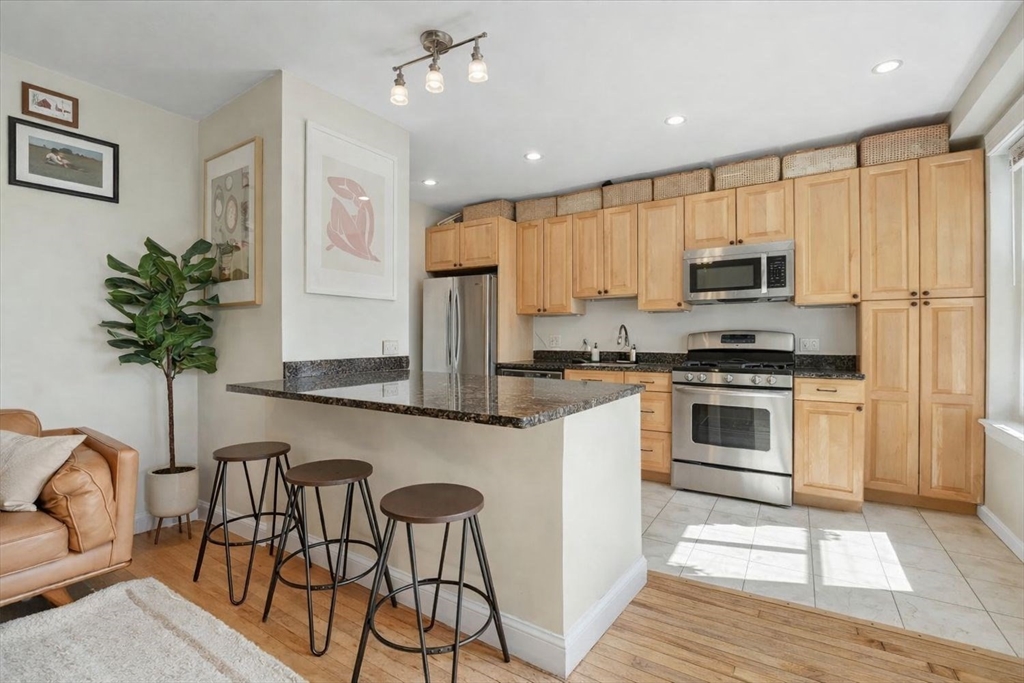 130 Myrtle St Boston, MA 02114