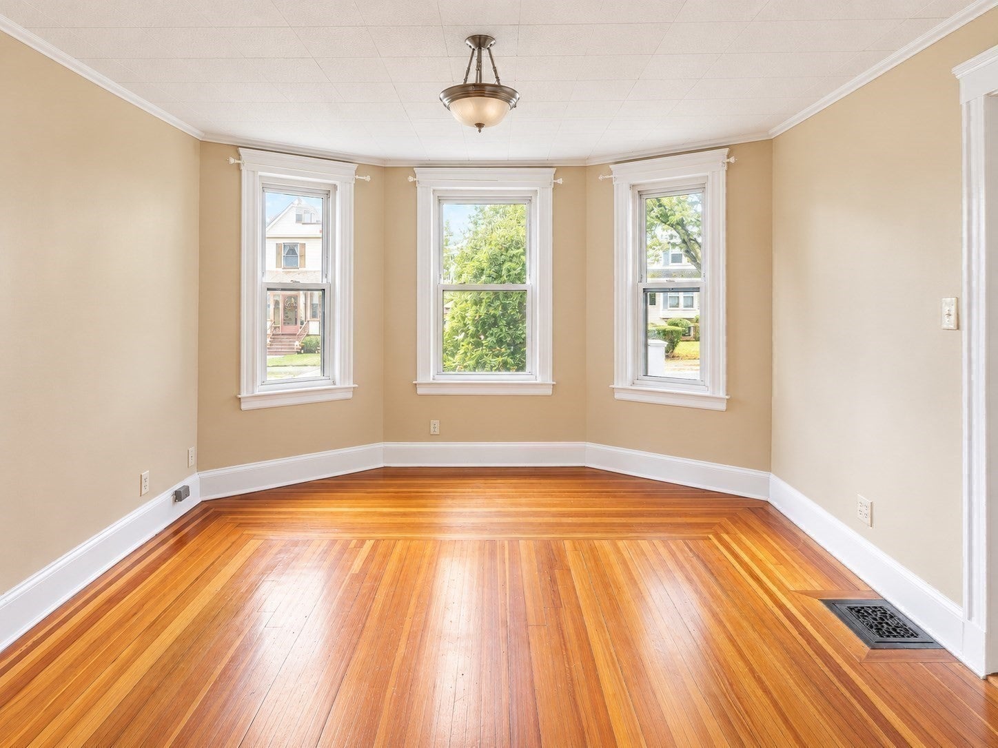 65 Chestnut St #1 Wakefield, MA 01880
