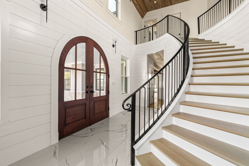 140 Livingstone Ave Beverly, MA 01915 140 Livingstone Ave Beverly, MA 01915