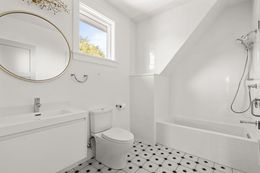 140 Livingstone Ave Beverly, MA 01915 140 Livingstone Ave Beverly, MA 01915