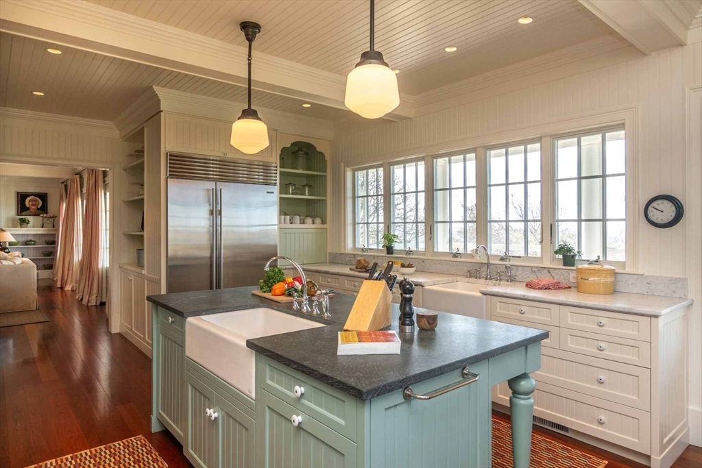 25 Lelands Path Edgartown, MA 02539 25 Lelands Path Edgartown, MA 02539