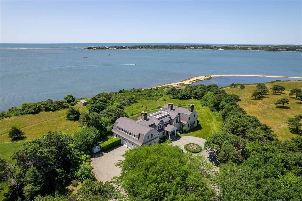 25 Lelands Path Edgartown, MA 02539 25 Lelands Path Edgartown, MA 02539