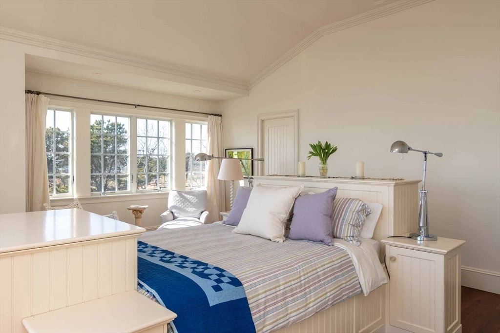 25 Lelands Path Edgartown, MA 02539 25 Lelands Path Edgartown, MA 02539