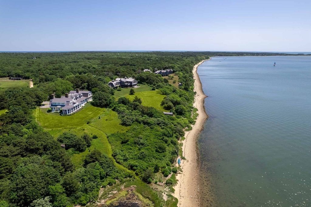 25 Lelands Path Edgartown, MA 02539 25 Lelands Path Edgartown, MA 02539