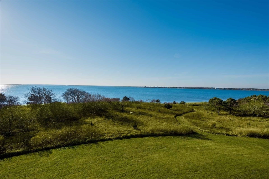 25 Lelands Path Edgartown, MA 02539 25 Lelands Path Edgartown, MA 02539