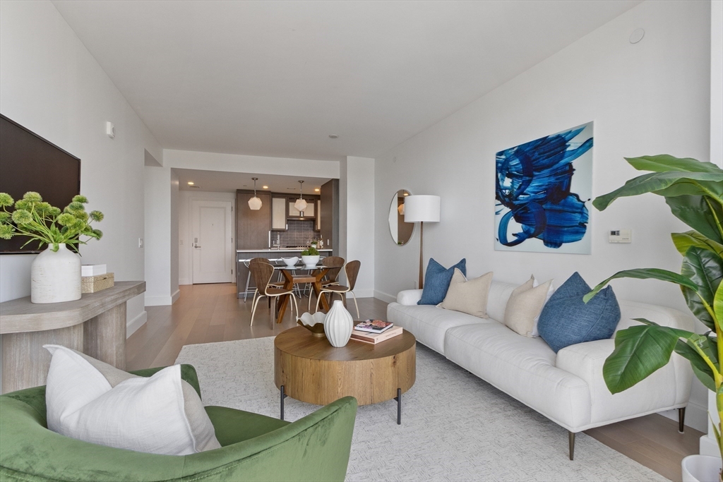 100 Lovejoy Wharf #10H