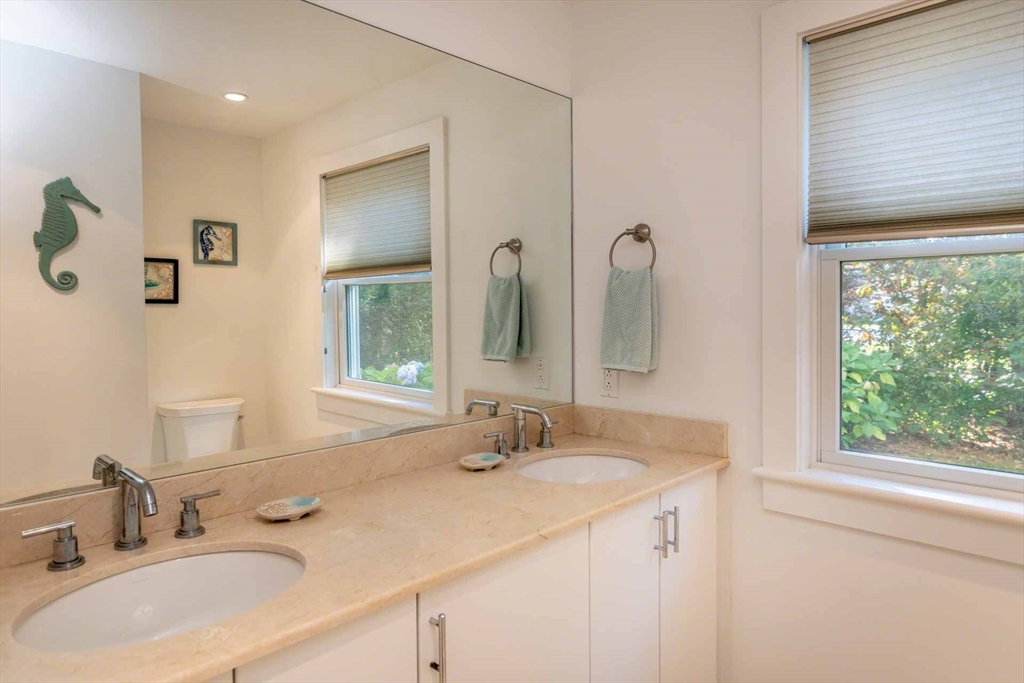 7 Katama Dr Edgartown, MA 02539