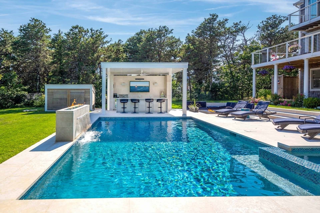 7 Katama Dr Edgartown, MA 02539