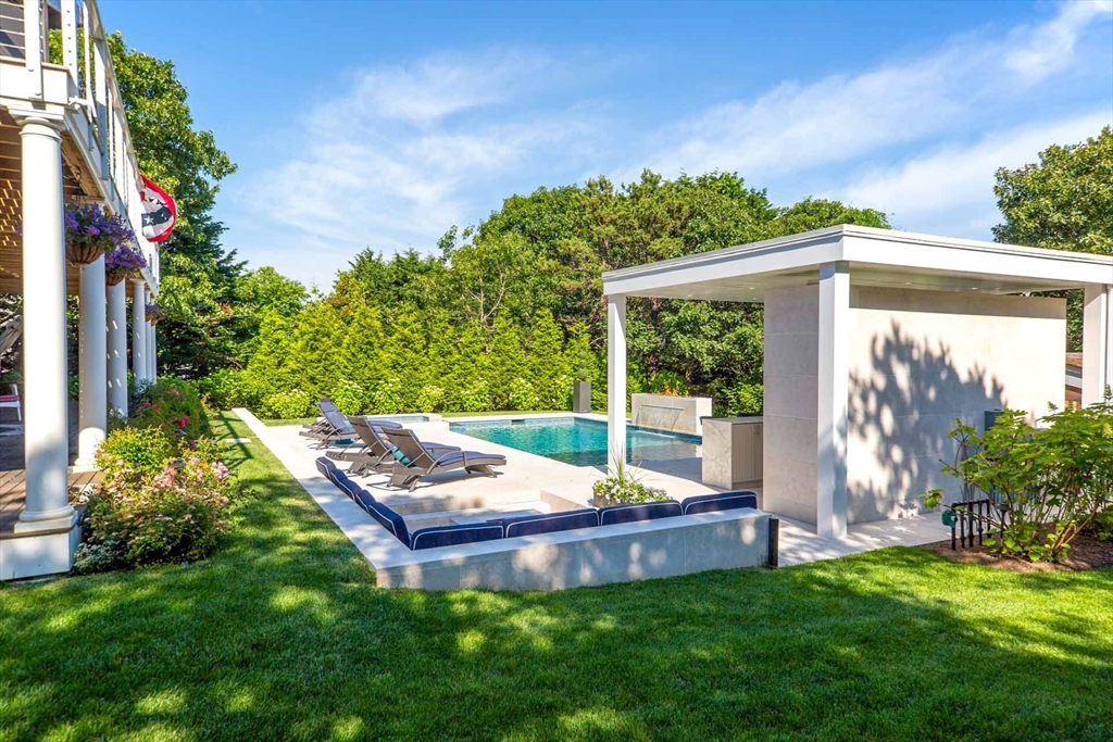 7 Katama Dr Edgartown, MA 02539