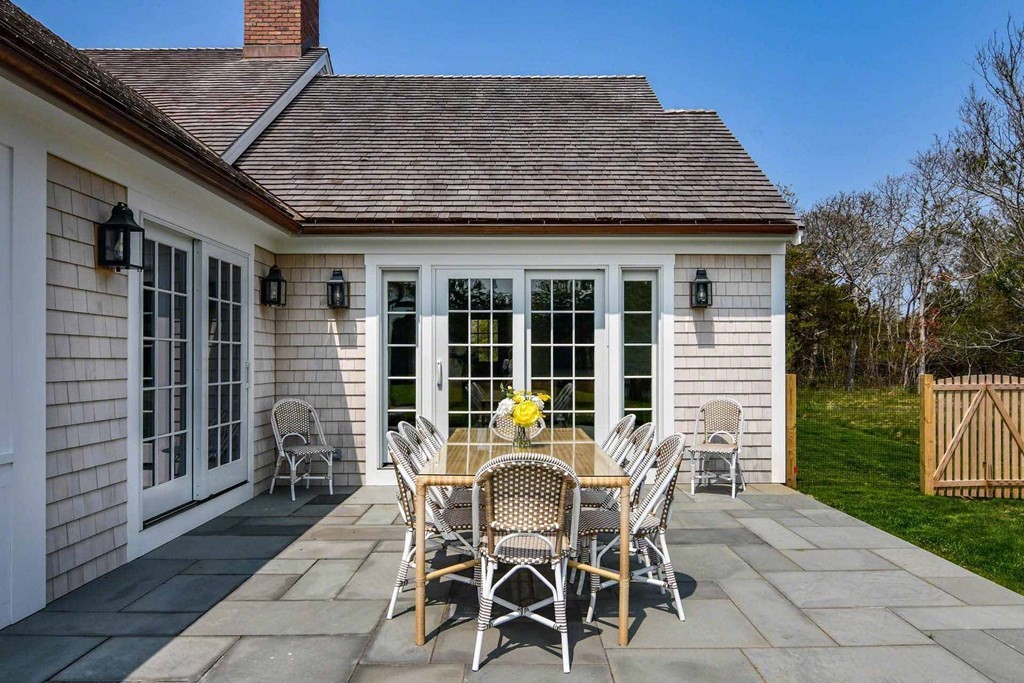 29 Slough Cv Rd Edgartown, MA 02539 29 Slough Cv Rd Edgartown, MA 02539