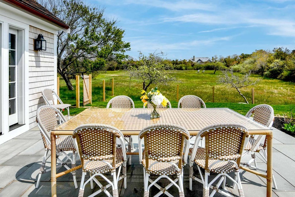 29 Slough Cv Rd Edgartown, MA 02539 29 Slough Cv Rd Edgartown, MA 02539
