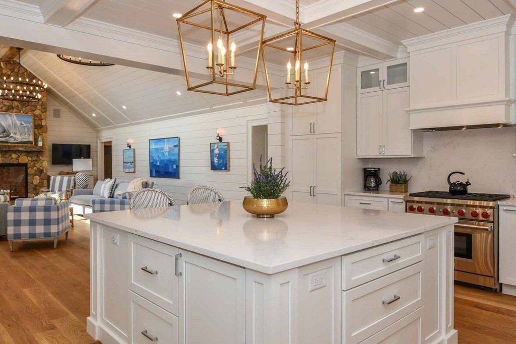 29 Slough Cv Rd Edgartown, MA 02539 29 Slough Cv Rd Edgartown, MA 02539