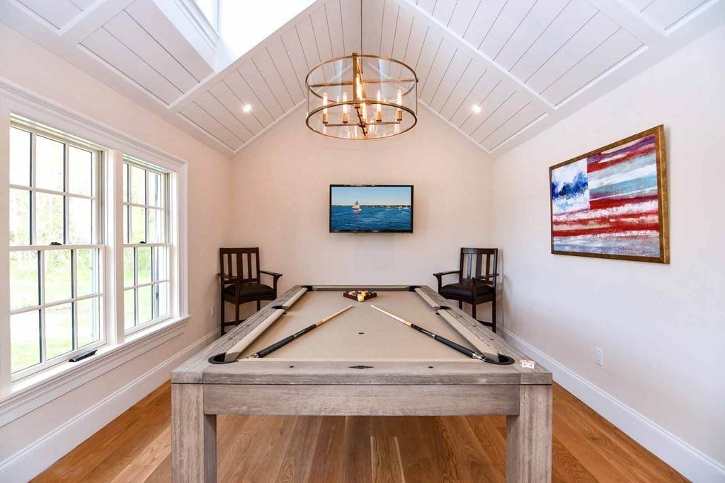 29 Slough Cv Rd Edgartown, MA 02539 29 Slough Cv Rd Edgartown, MA 02539