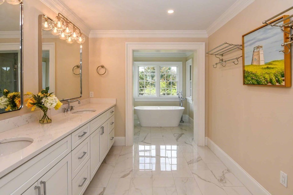 29 Slough Cv Rd Edgartown, MA 02539 29 Slough Cv Rd Edgartown, MA 02539