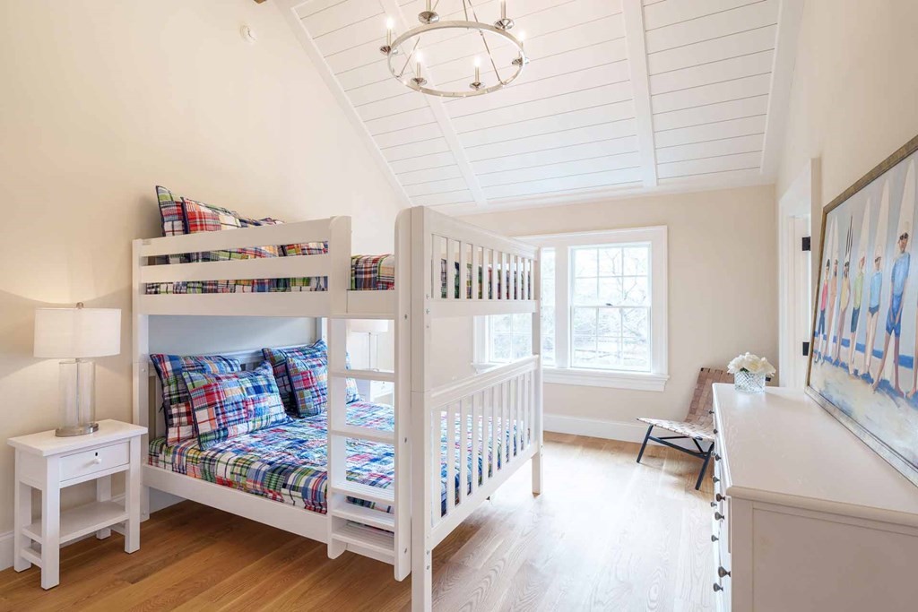 29 Slough Cv Rd Edgartown, MA 02539 29 Slough Cv Rd Edgartown, MA 02539