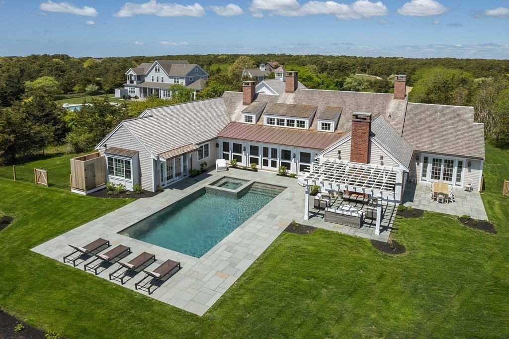 29 Slough Cv Rd Edgartown, MA 02539 29 Slough Cv Rd Edgartown, MA 02539
