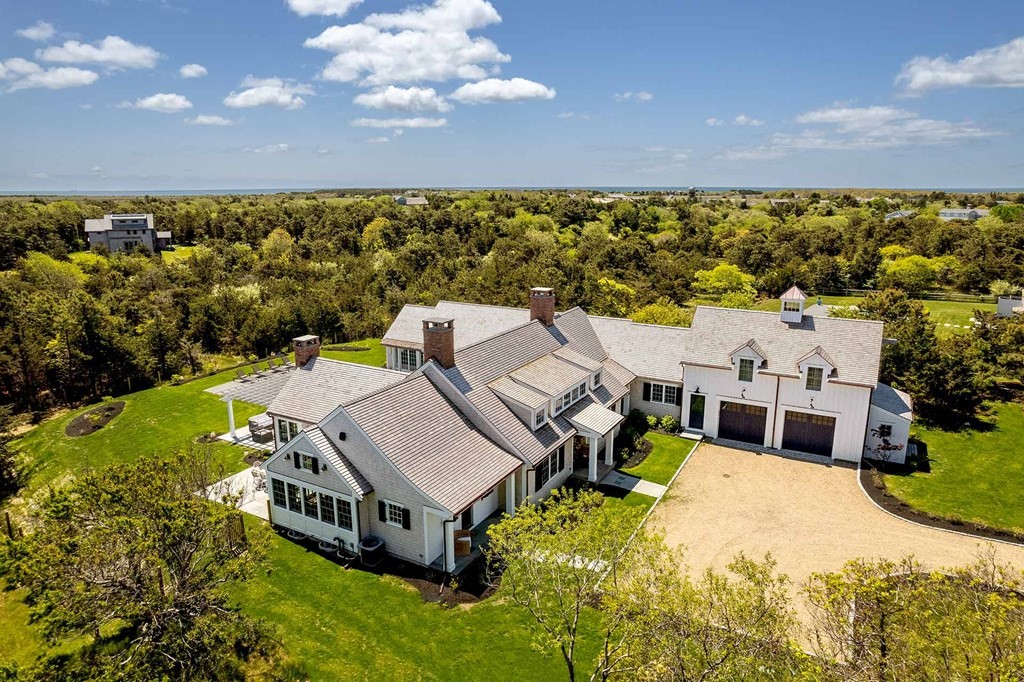 29 Slough Cv Rd Edgartown, MA 02539 29 Slough Cv Rd Edgartown, MA 02539