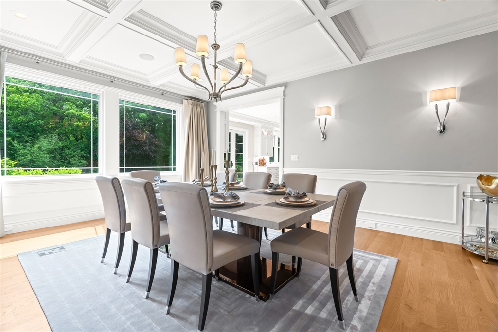 382 Lee St Brookline, MA 02445 382 Lee St Brookline, MA 02445