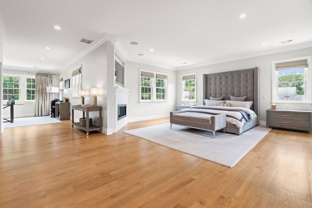382 Lee St Brookline, MA 02445 382 Lee St Brookline, MA 02445