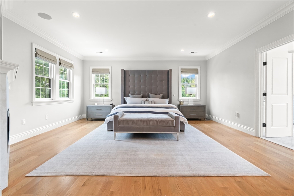 382 Lee St Brookline, MA 02445 382 Lee St Brookline, MA 02445