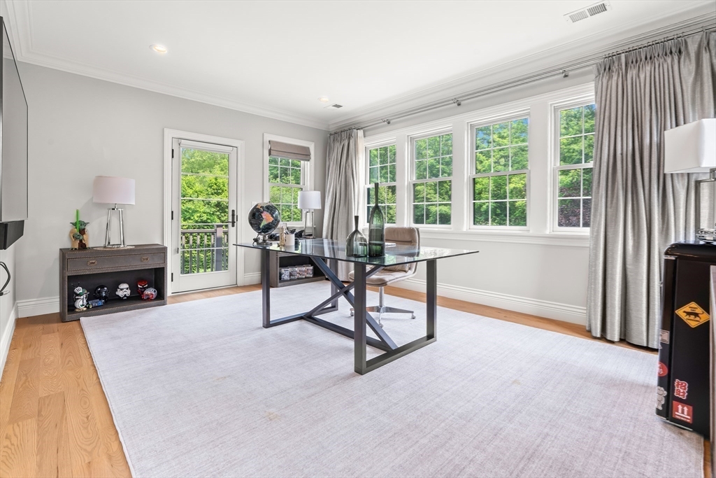 382 Lee St Brookline, MA 02445 382 Lee St Brookline, MA 02445