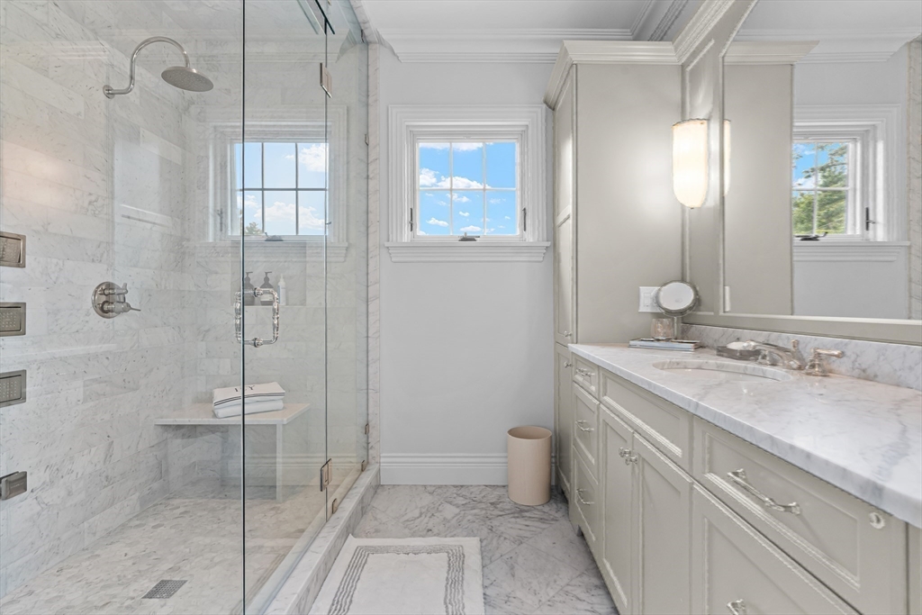 382 Lee St Brookline, MA 02445 382 Lee St Brookline, MA 02445