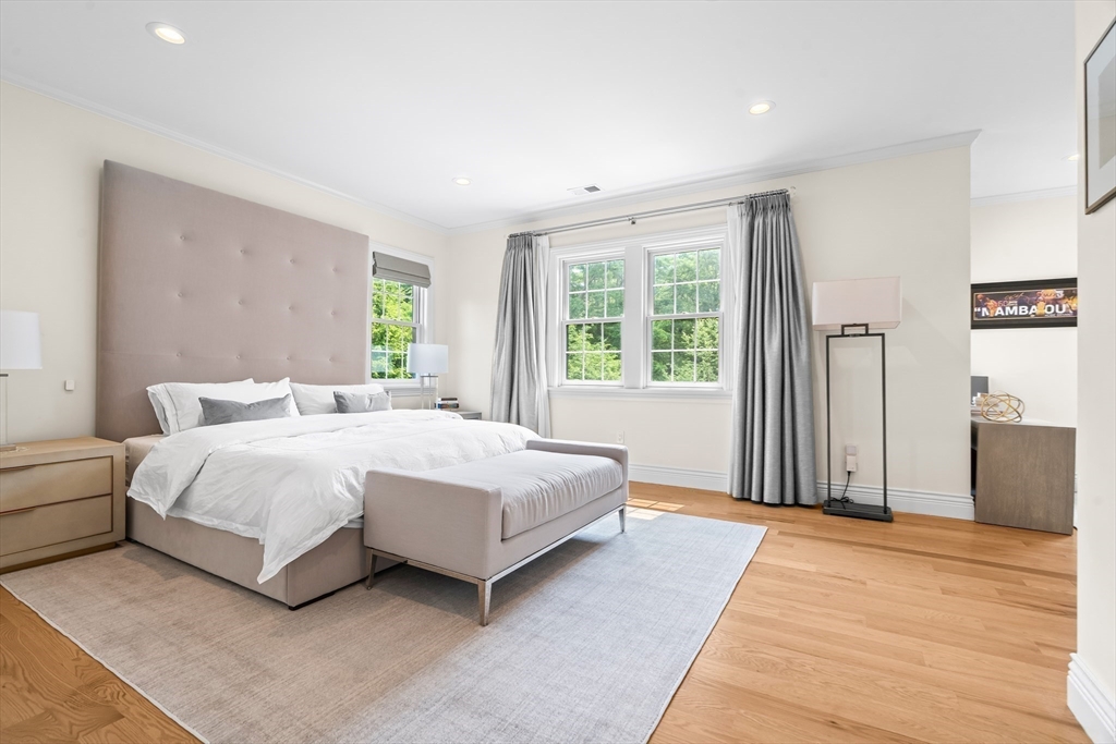 382 Lee St Brookline, MA 02445 382 Lee St Brookline, MA 02445