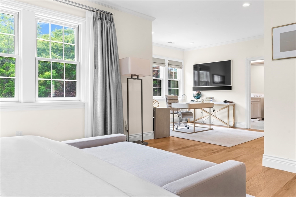 382 Lee St Brookline, MA 02445 382 Lee St Brookline, MA 02445