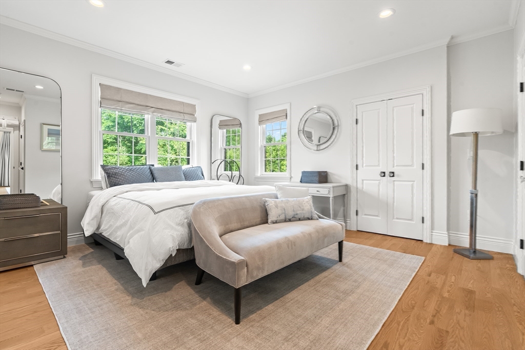 382 Lee St Brookline, MA 02445 382 Lee St Brookline, MA 02445