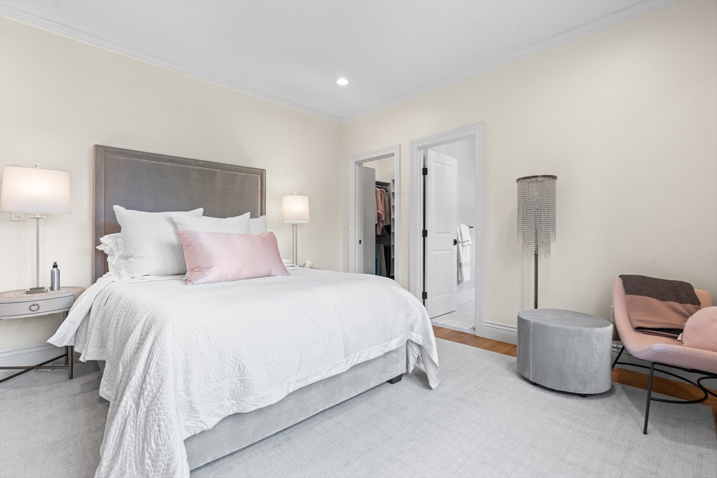 382 Lee St Brookline, MA 02445 382 Lee St Brookline, MA 02445
