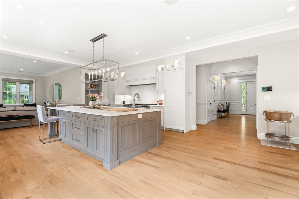 382 Lee St Brookline, MA 02445 382 Lee St Brookline, MA 02445