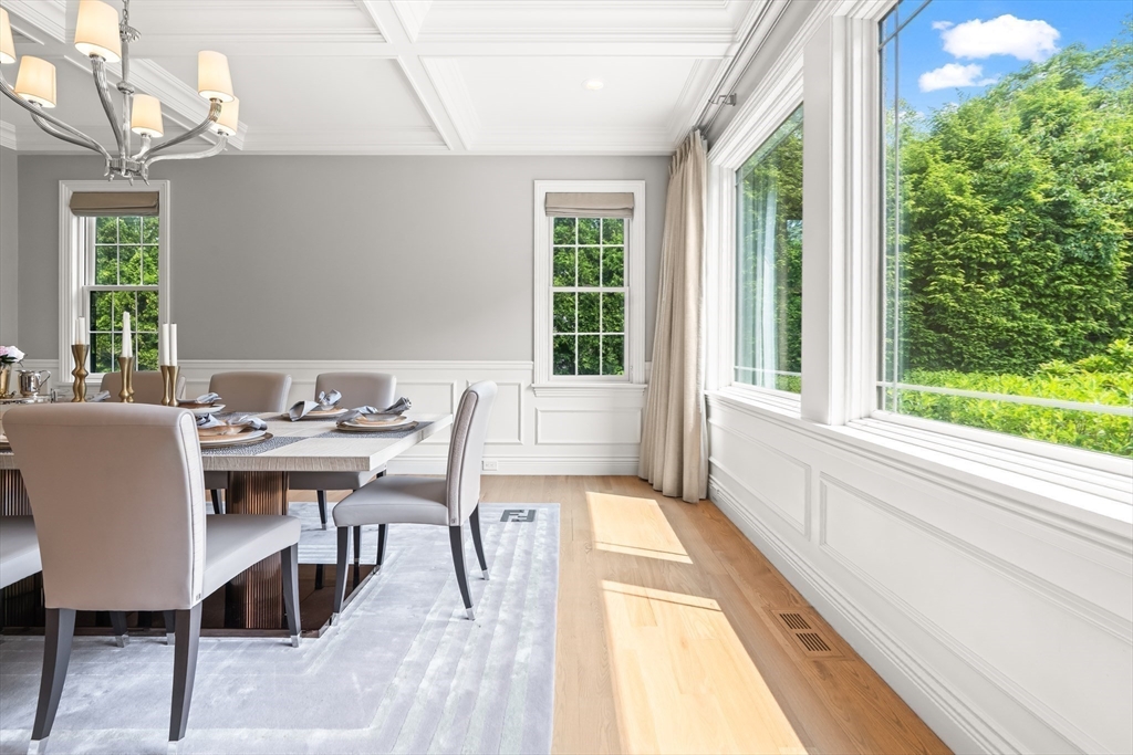 382 Lee St Brookline, MA 02445 382 Lee St Brookline, MA 02445