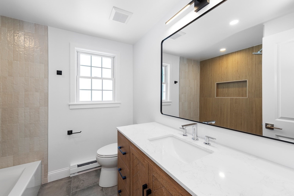22 Park St #B Wakefield, MA 01880