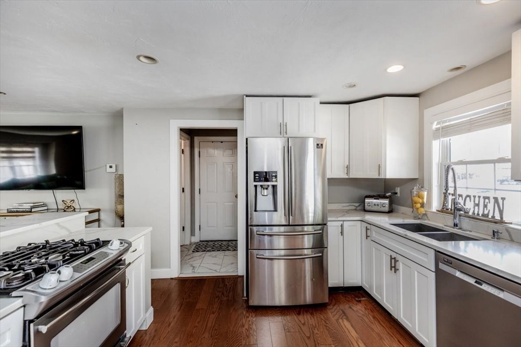 134 Nahant St #B Wakefield, MA 01880 134 Nahant St #B Wakefield, MA 01880