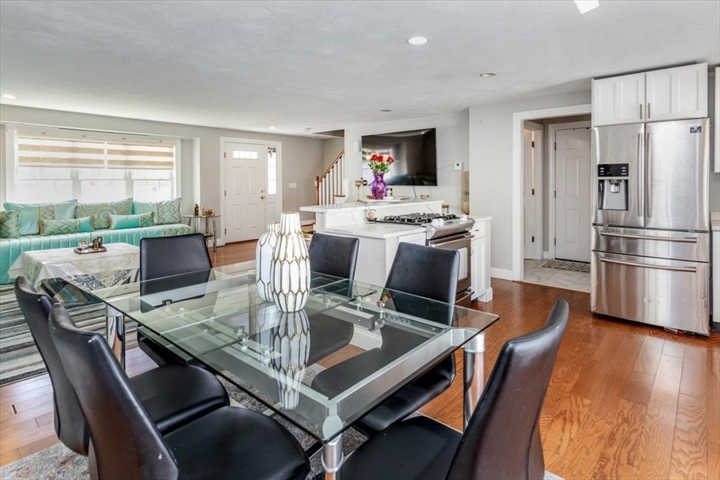 134 Nahant St #B Wakefield, MA 01880 134 Nahant St #B Wakefield, MA 01880