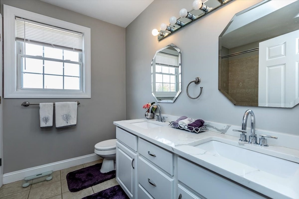 134 Nahant St #B Wakefield, MA 01880 134 Nahant St #B Wakefield, MA 01880
