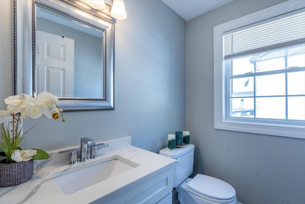 134 Nahant St #B Wakefield, MA 01880 134 Nahant St #B Wakefield, MA 01880