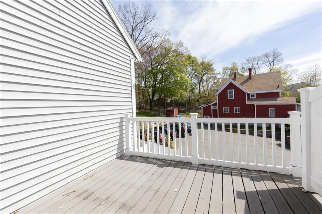 134 Nahant St #B Wakefield, MA 01880 134 Nahant St #B Wakefield, MA 01880