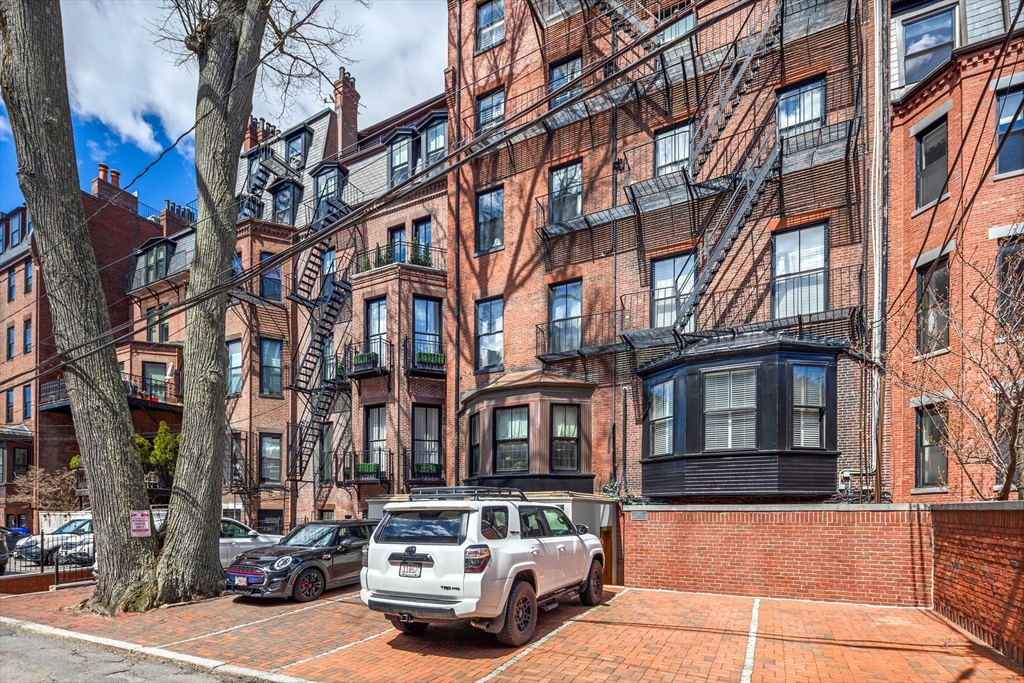 357-359 Beacon St #2 Boston, MA 02116