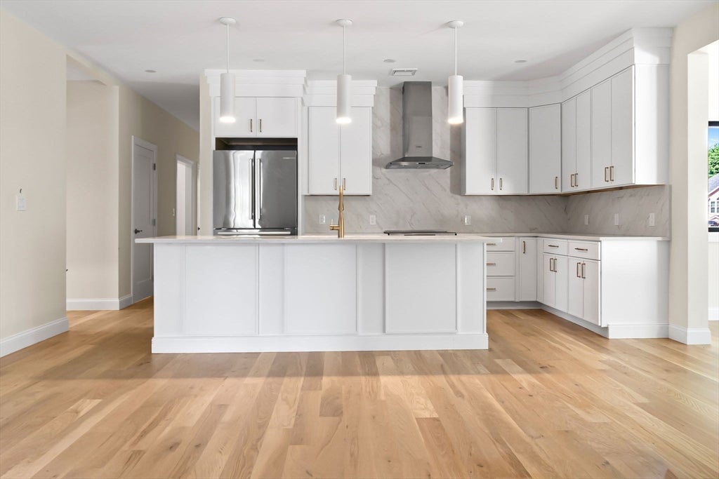 77 Farm St Wakefield, MA 01880