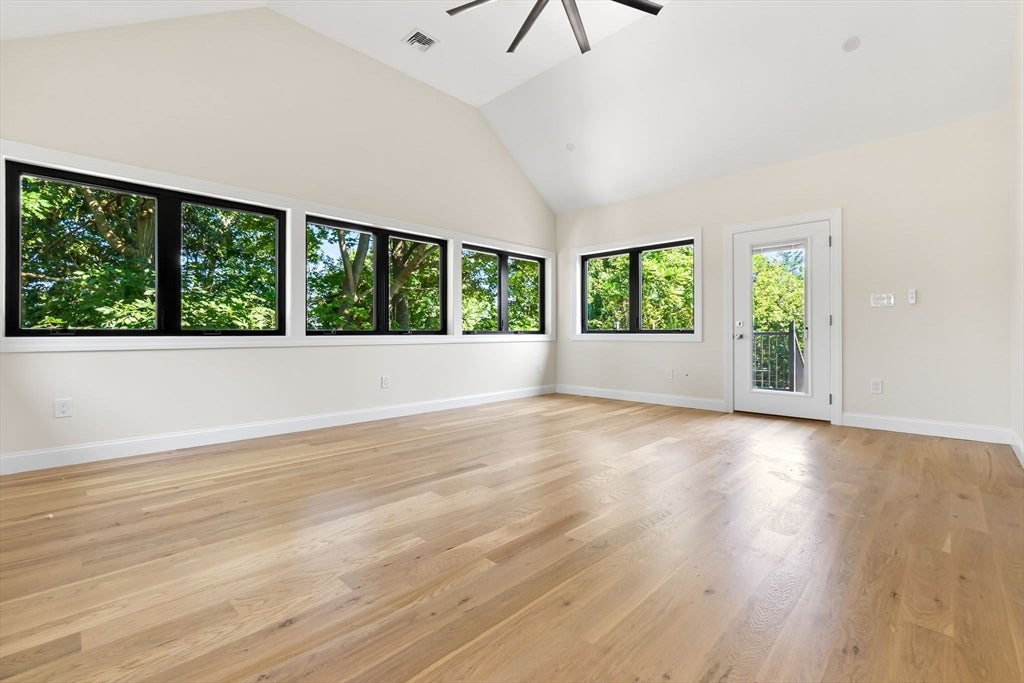 77 Farm St Wakefield, MA 01880