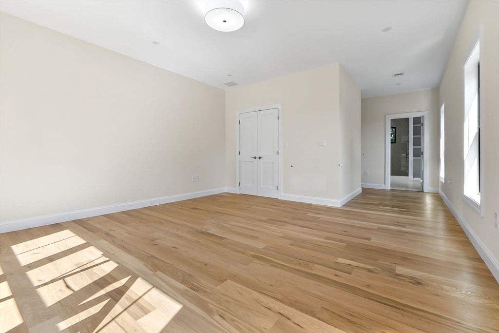 77 Farm St Wakefield, MA 01880
