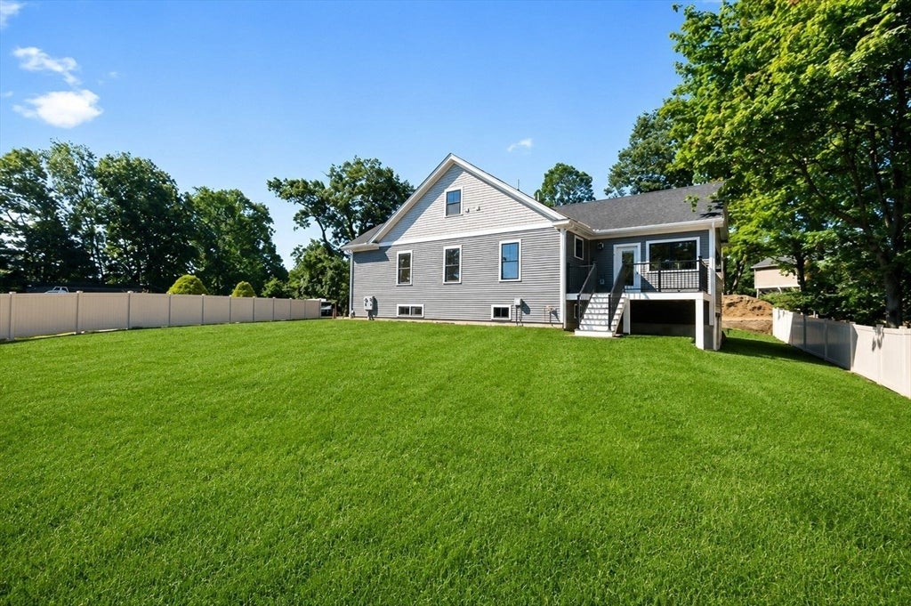77 Farm St Wakefield, MA 01880
