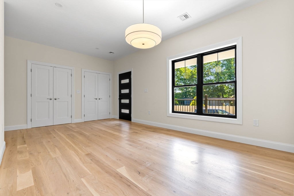 77 Farm St Wakefield, MA 01880