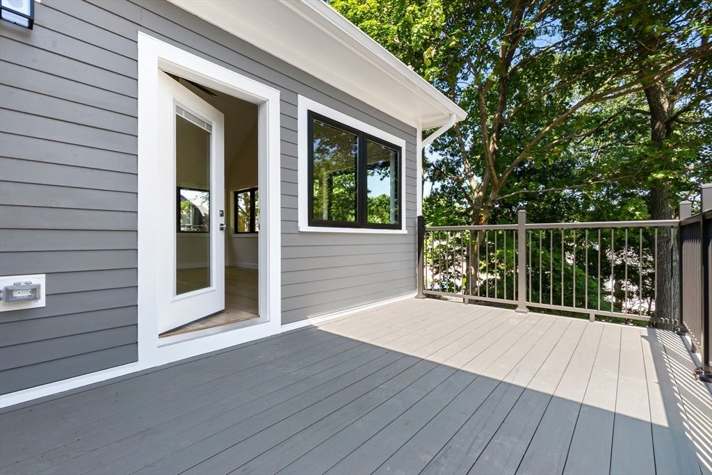 77 Farm St Wakefield, MA 01880