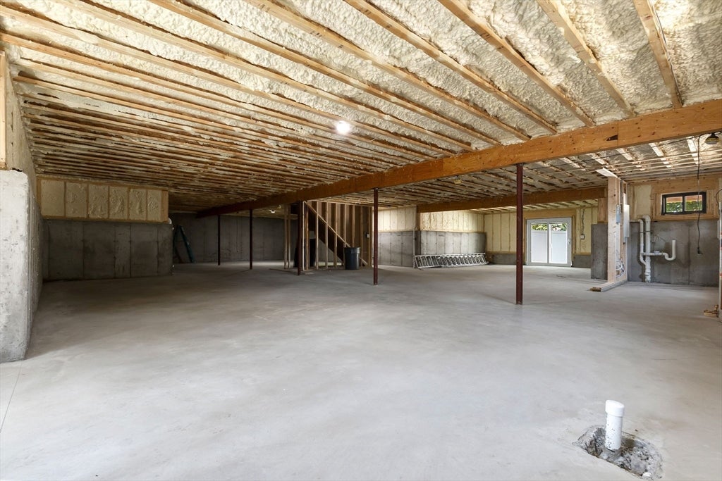 77 Farm St Wakefield, MA 01880