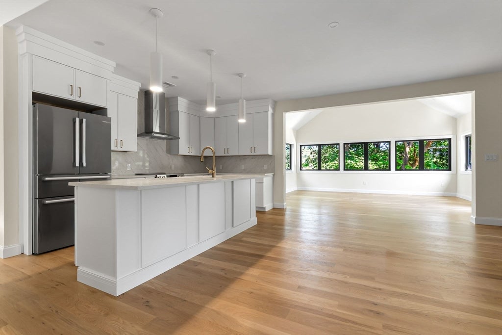 77 Farm St Wakefield, MA 01880