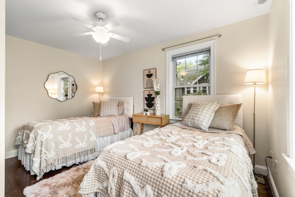 27 Pearl St #2 Wakefield, MA 01880 27 Pearl St #2 Wakefield, MA 01880