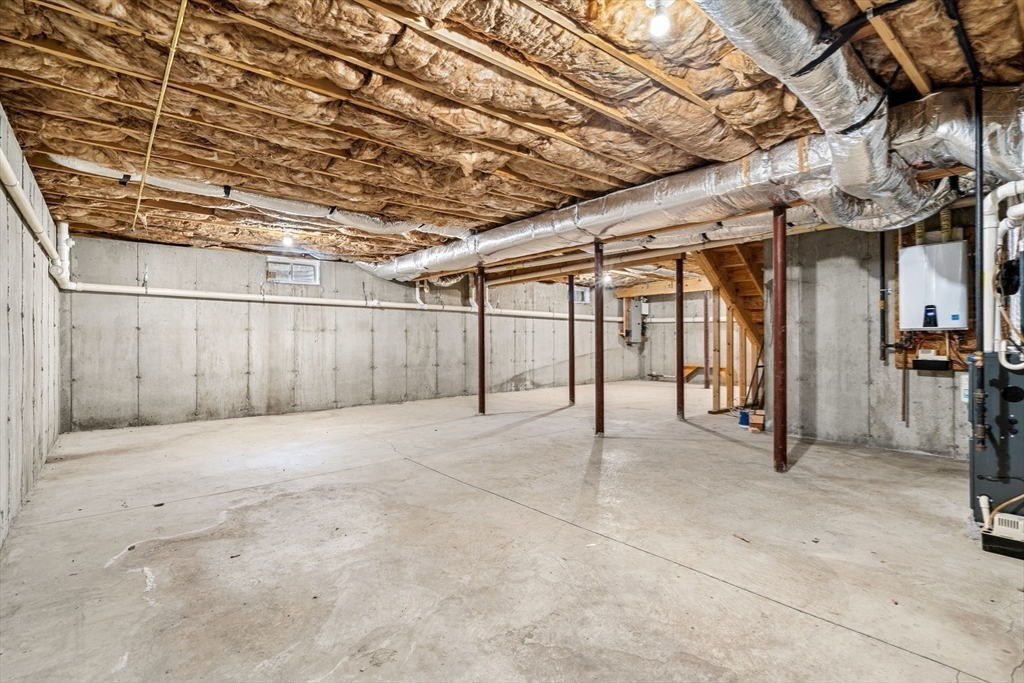27 Pearl St #2 Wakefield, MA 01880 27 Pearl St #2 Wakefield, MA 01880