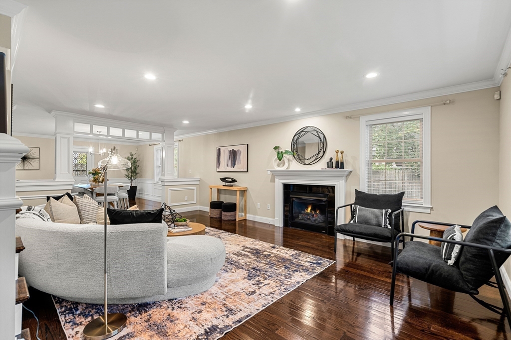 27 Pearl St #2 Wakefield, MA 01880 27 Pearl St #2 Wakefield, MA 01880